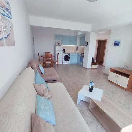 любимото синьо в Apartment