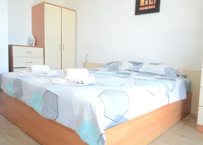 Apartman любимото синьо в *